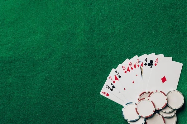 ronlox desktop interface showing baccarat table with live dealer and chat panel